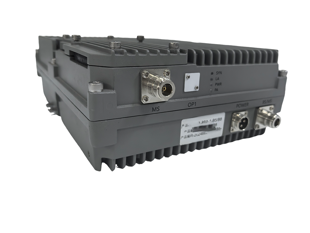  凤山三频手机信号接收器2000㎡