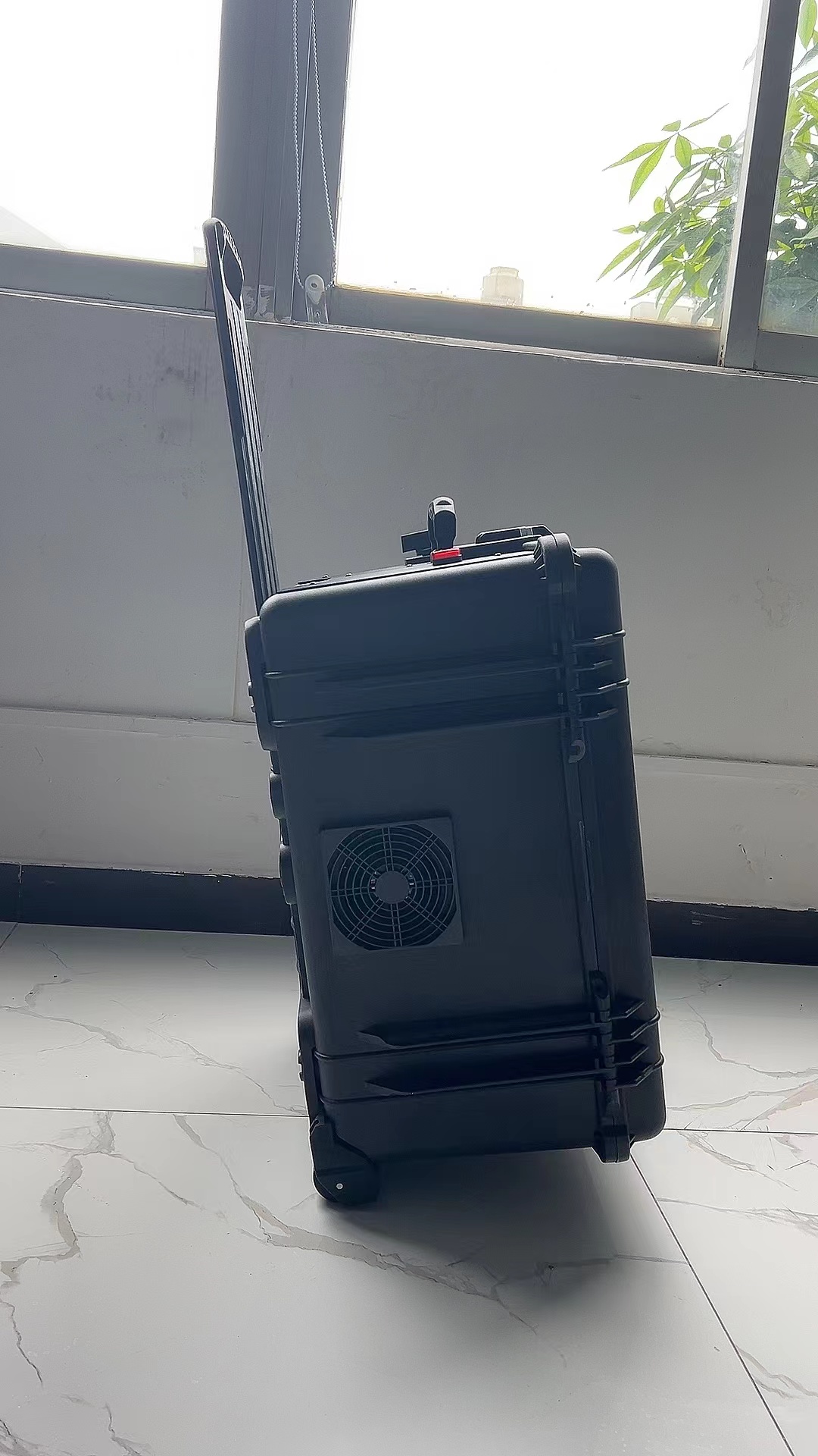 凤山手拉箱型移动通信干扰器